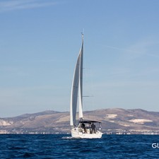 Beneteau Oceanis 38