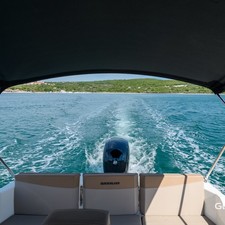 Quicksilver Activ 675 Sundeck