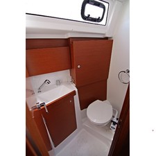 Beneteau Oceanis 38