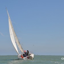 Beneteau First 211