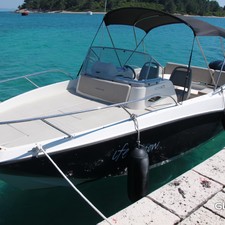 Quicksilver Activ 675 Sundeck