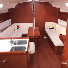 Beneteau Oceanis 37