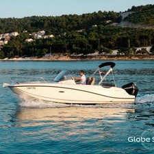 Quicksilver Activ 675 Sundeck