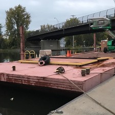Commercial 100' x 34' x 7' Barge Charter