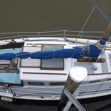 Custom Halcyon 27 (available)