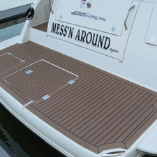 Cruisers Yachts 420 Express