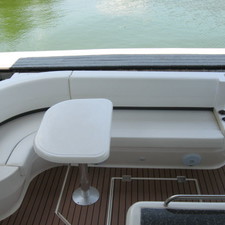 Cruisers Yachts 420 Express