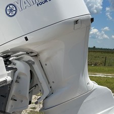 Everglades 335 Center Console