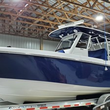 Everglades 335 Center Console