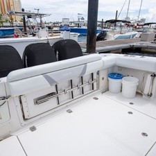 Boston Whaler 370 Outrage