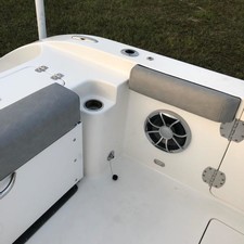 Angler Pro Boats 2900 center console