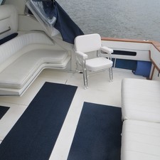Sea ray 390 express cruiser