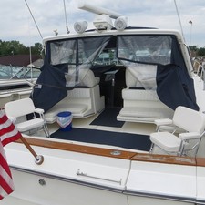 Sea ray 390 express cruiser