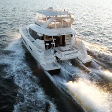 Aquila 44 Yacht
