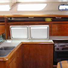 Sun Odyssey 43