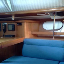 Sun Odyssey 37