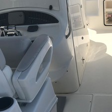 Boston Whaler 320 Outrage Cuddy Cabin