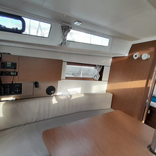 Beneteau Oceanis 38.1