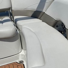 Crownline E24 XS