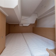 Beneteau Oceanis 38.1