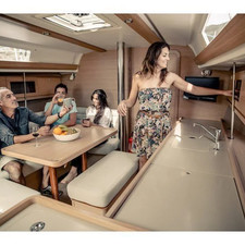 Dufour Grand Large 382