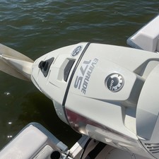 Grady-White Adventure 208
