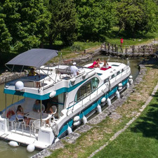 Cantieri estensi goldstar 560 c fly