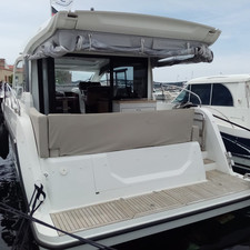 Sealine C390