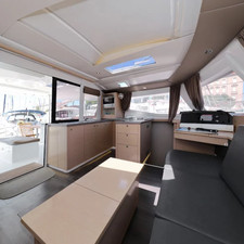 Helia 44