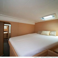 Lagoon 421