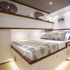 Motor sailor mauritius 43