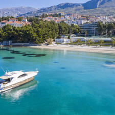 Riviera 5000 Sport Yacht