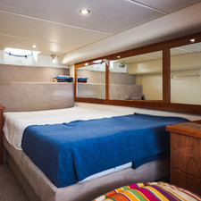 Riviera 5000 Sport Yacht