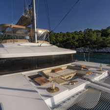 Lagoon 52