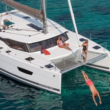 Fountaine Pajot Lucia 40