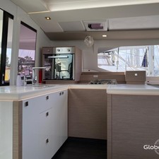 Fountaine Pajot Astréa 42