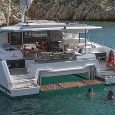 Fountaine Pajot Astrea 42