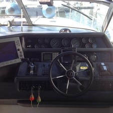 Sea Ray 370 Express Cruiser