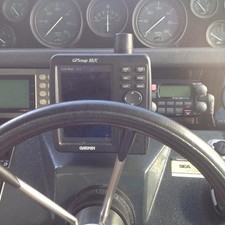 Sea Ray 370 Express Cruiser