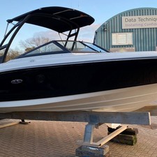 Sea Ray SPX 210