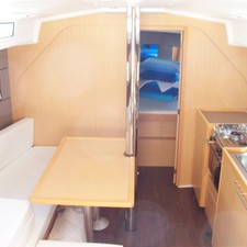 Beneteau Oceanis 38