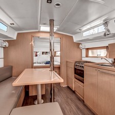 Beneteau Oceanis 38