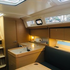 Dufour 360