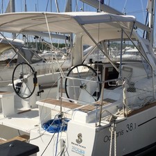 Beneteau Oceanis 38