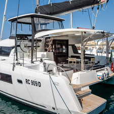 Lagoon 42 (Gen+A/C+WM)