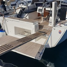 Dufour 360