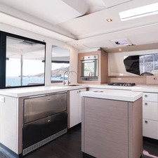 Fountaine pajot 47