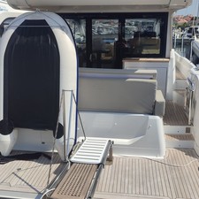 Sealine C390