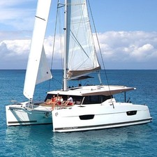 Fountaine Pajot Lucia 40
