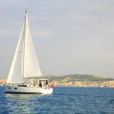 Beneteau Oceanis 38